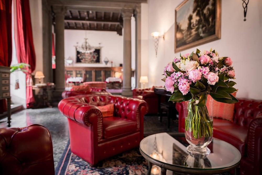 Torre Guelfa Palazzo Acciaiuoli Hotel