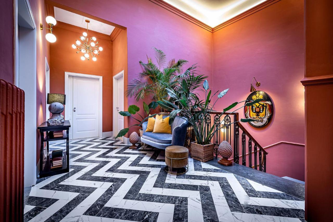 Ungherese Small Luxury 3* Florence