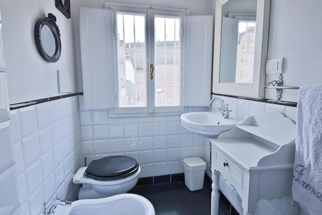 Maggio White Apartment
