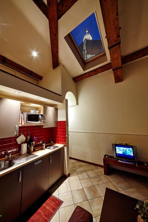The Flora And Florian - The Feeling Of Touching The Duomo Apartment