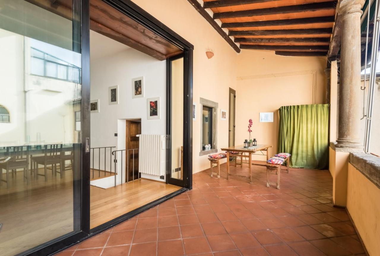 Refined Flat With Private Loggia In San Frediano Florence