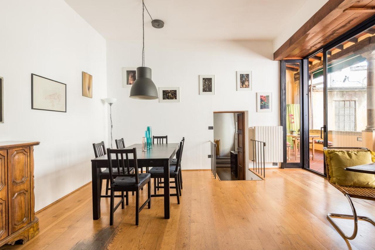 Refined Flat With Private Loggia In San Frediano * Florence
