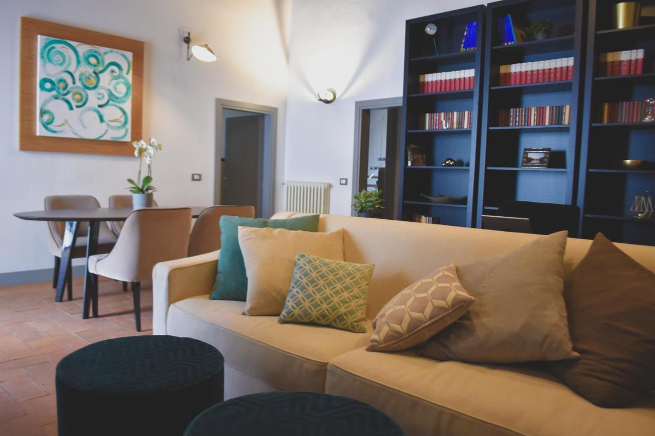 Del Giglio's Luxury In Piazza Della Signoria Apartment