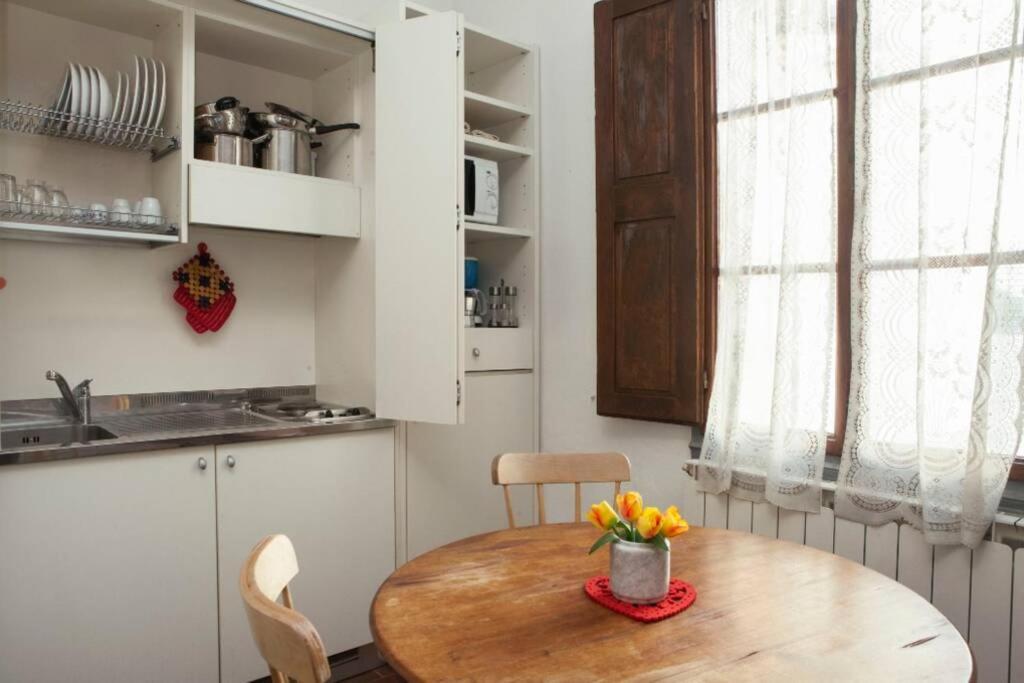 Quiet House In The Historic Heart Of - Ruote Appartement