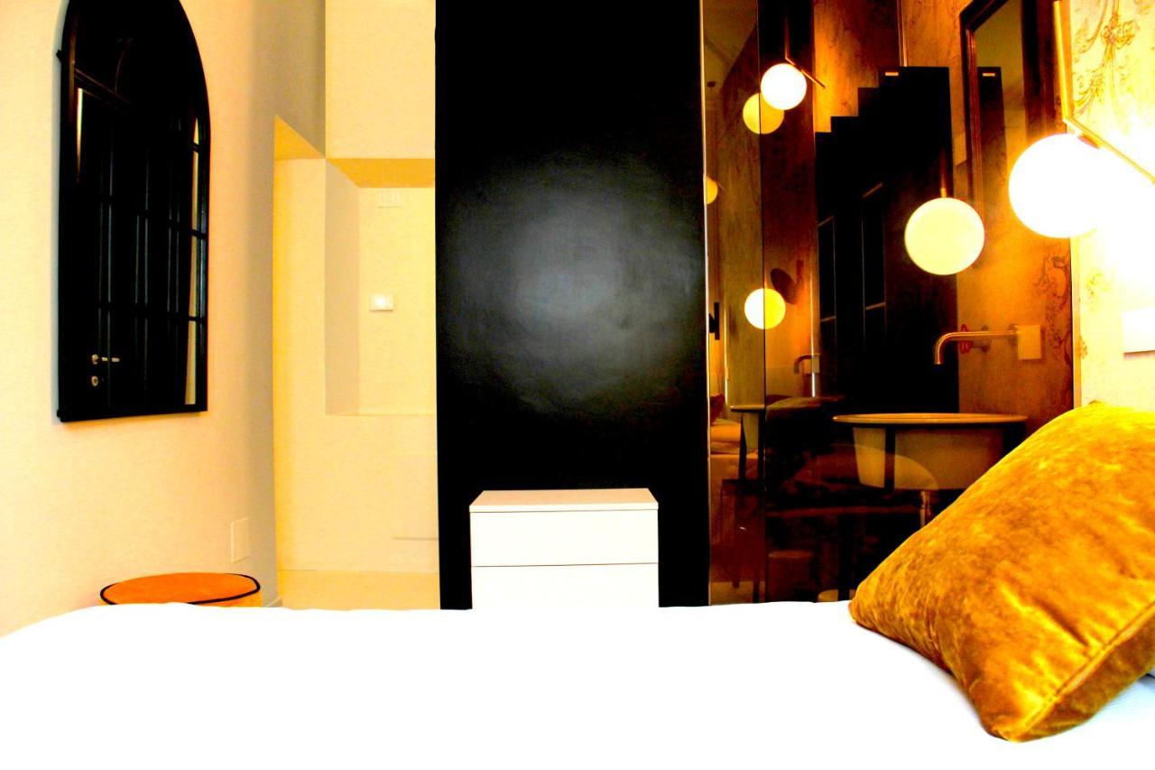 Colorful Pied-a-terre _ Via Gioberti Apartment
