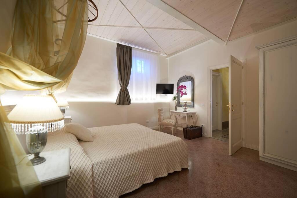 Apartment Art Pandolfini *