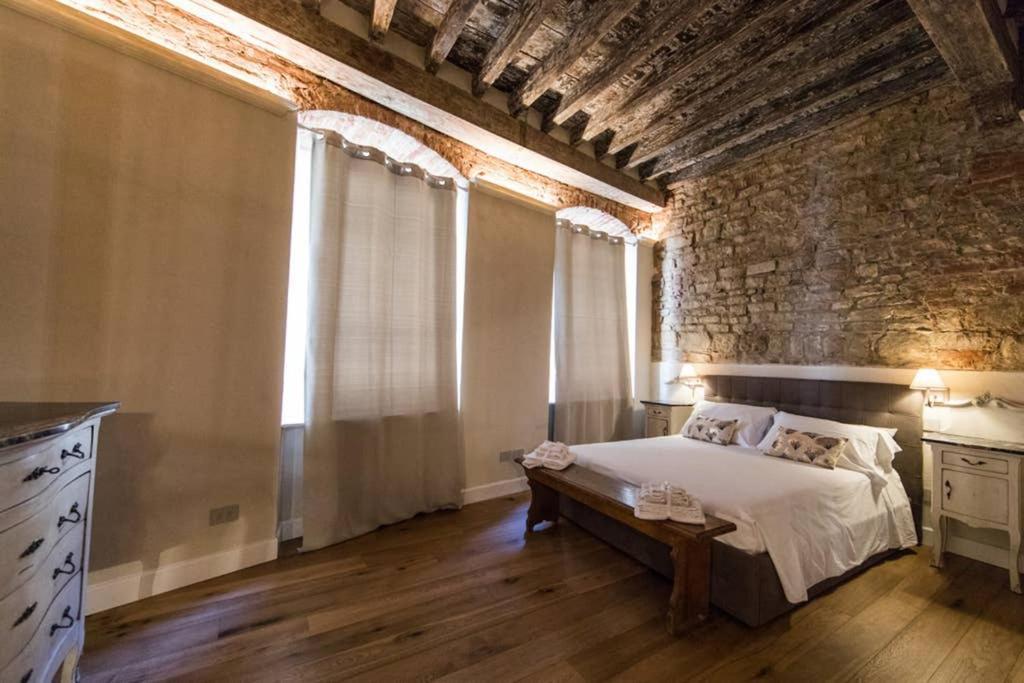 Irene's San Niccolo Apartment