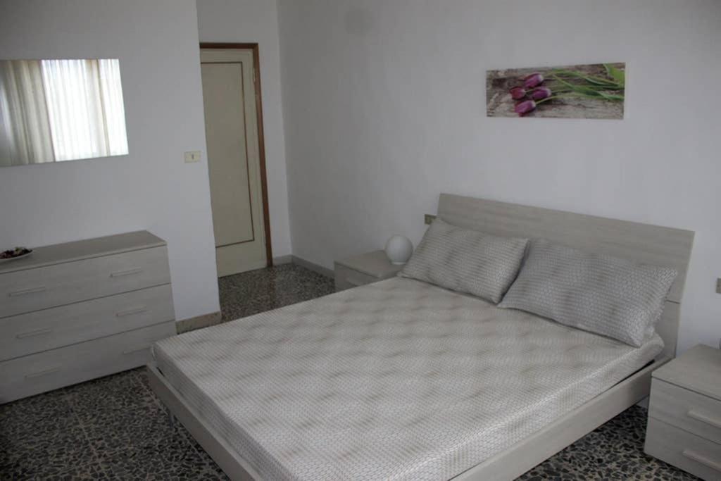 La Casa Di Lucia - *
