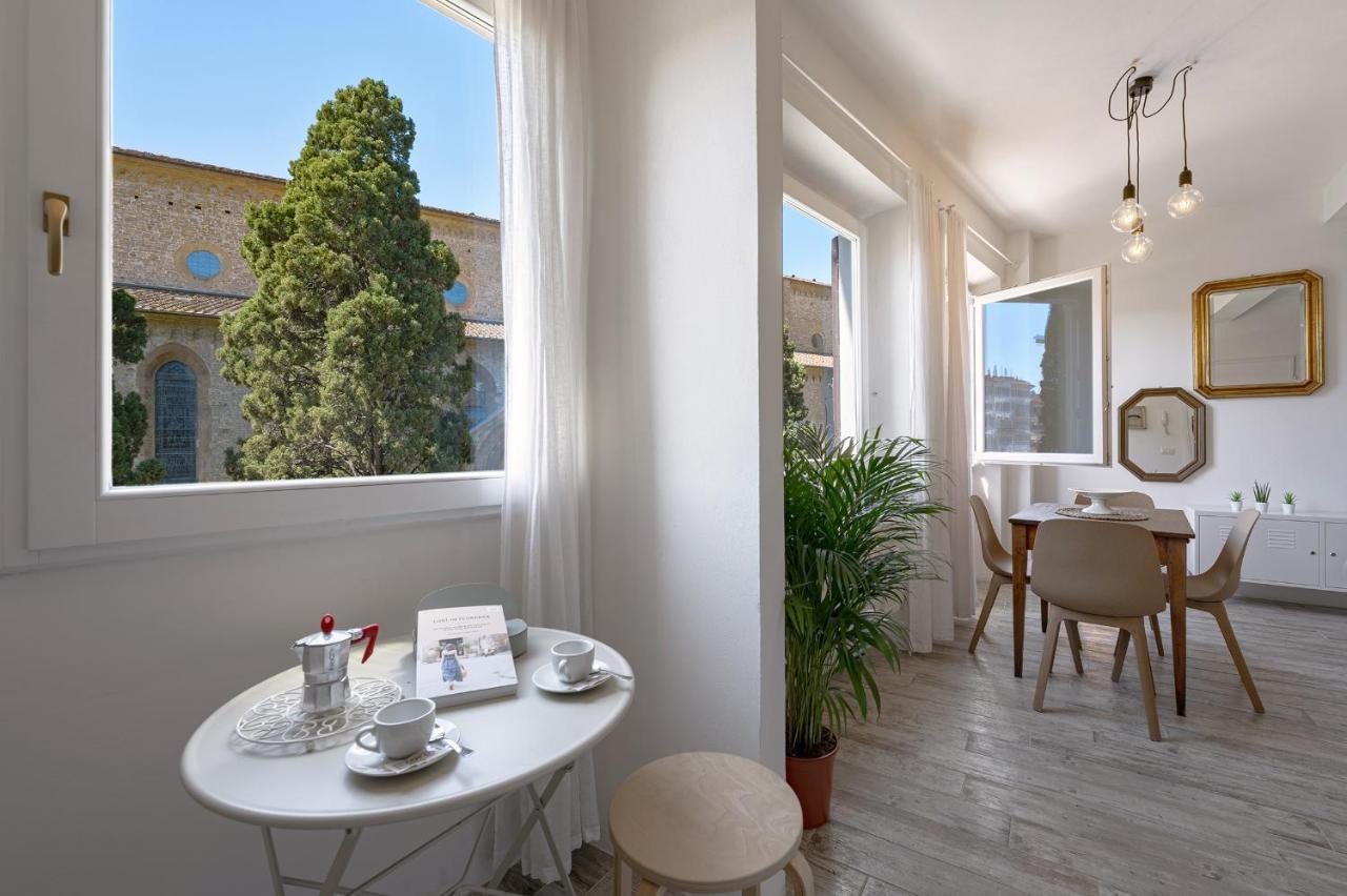 Via Avelli, 4 - Charming - Delightful And Bright 3rd-floor Without Elevator, Overlooking One Of Florence's Beautiful Squares, Exceptionally Located For Exploring The Florence