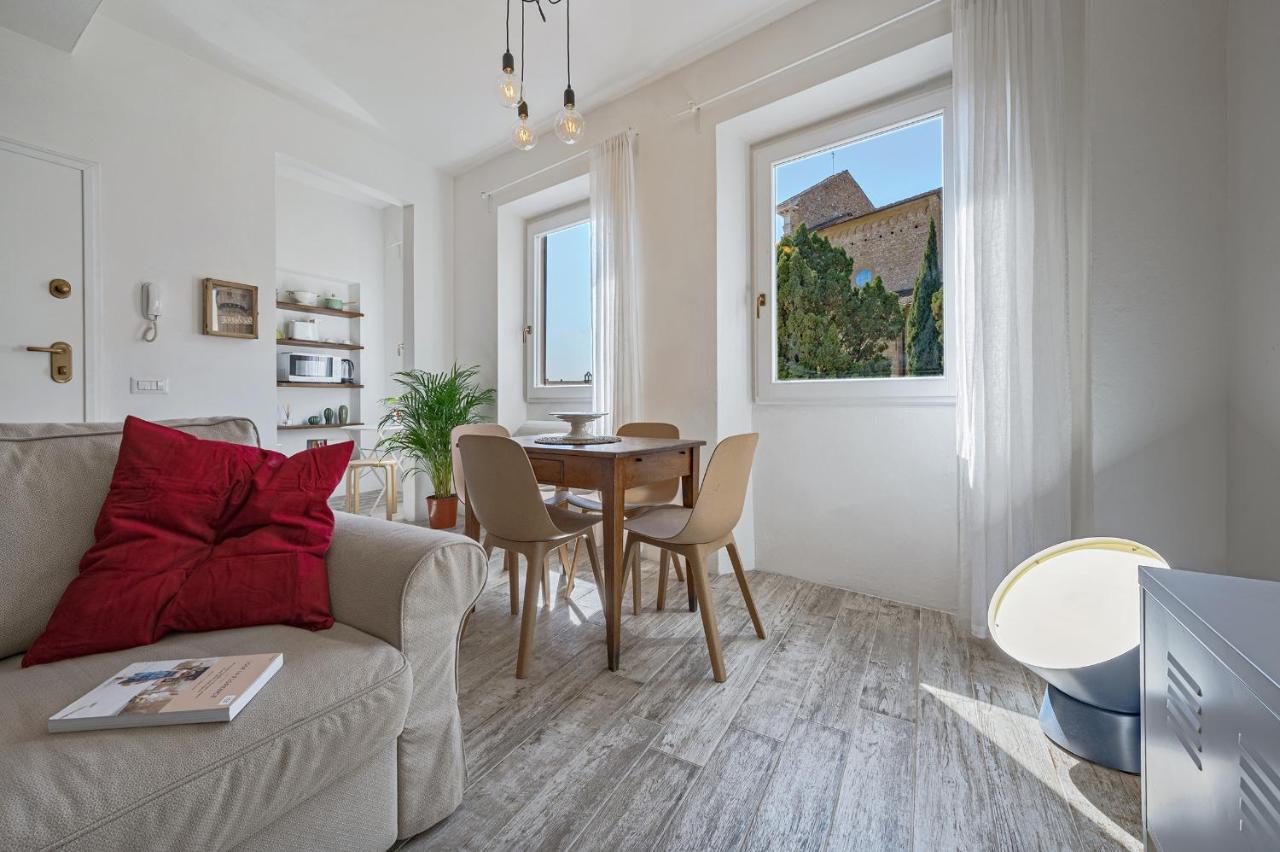 Via Avelli, 4 - Charming - Delightful And Bright 3rd-floor Without Elevator, Overlooking One Of Florence's Beautiful Squares, Exceptionally Located For Exploring The Appartement Florence