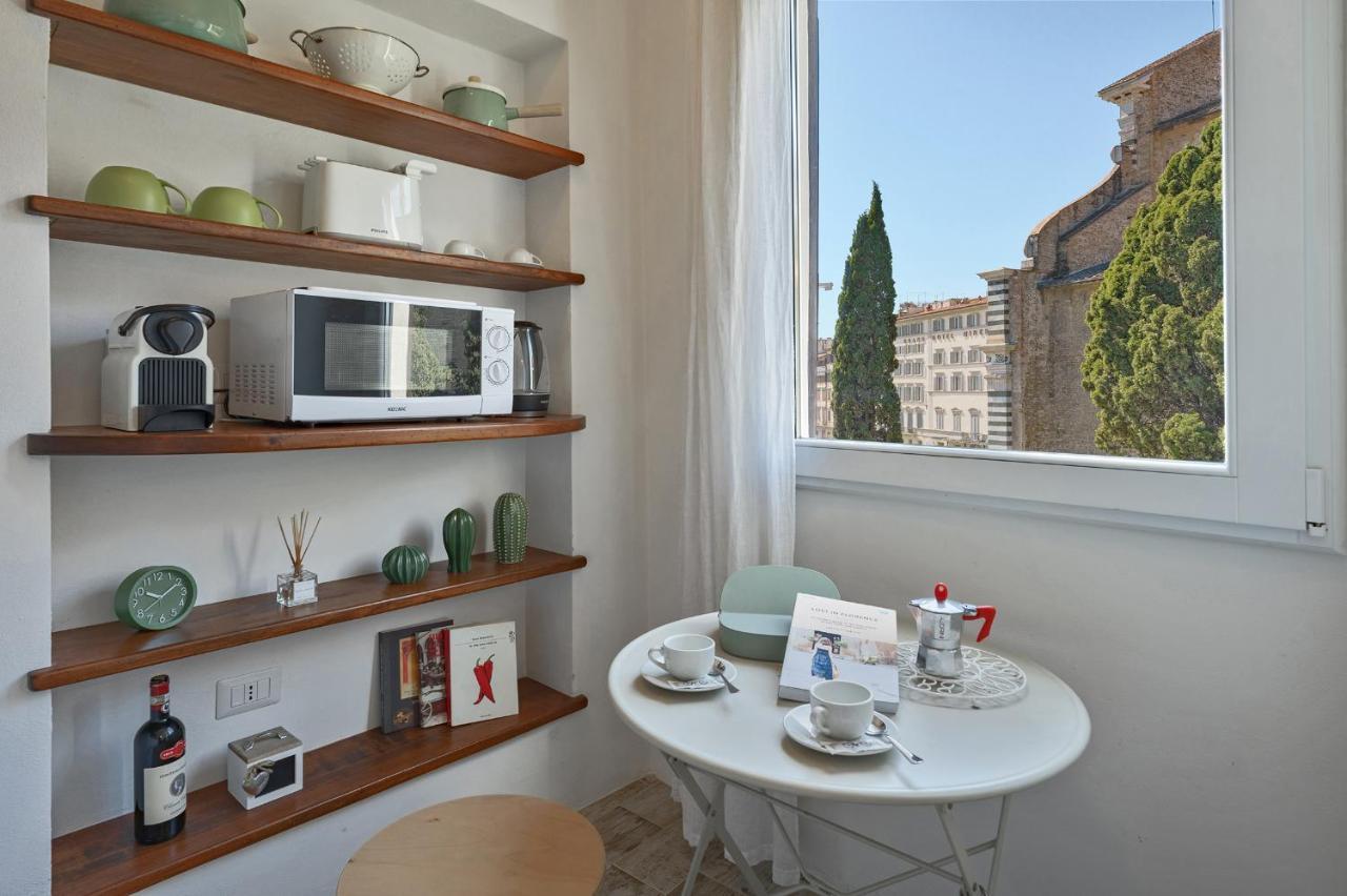 Appartement Via Avelli, 4 - Charming - Delightful And Bright 3rd-floor Without Elevator, Overlooking One Of Florence's Beautiful Squares, Exceptionally Located For Exploring The