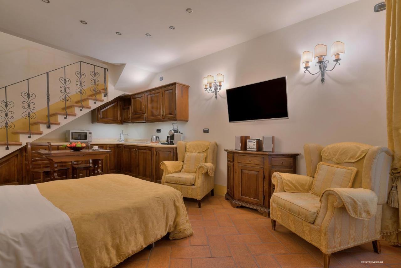 Aparthotel First Of 3*