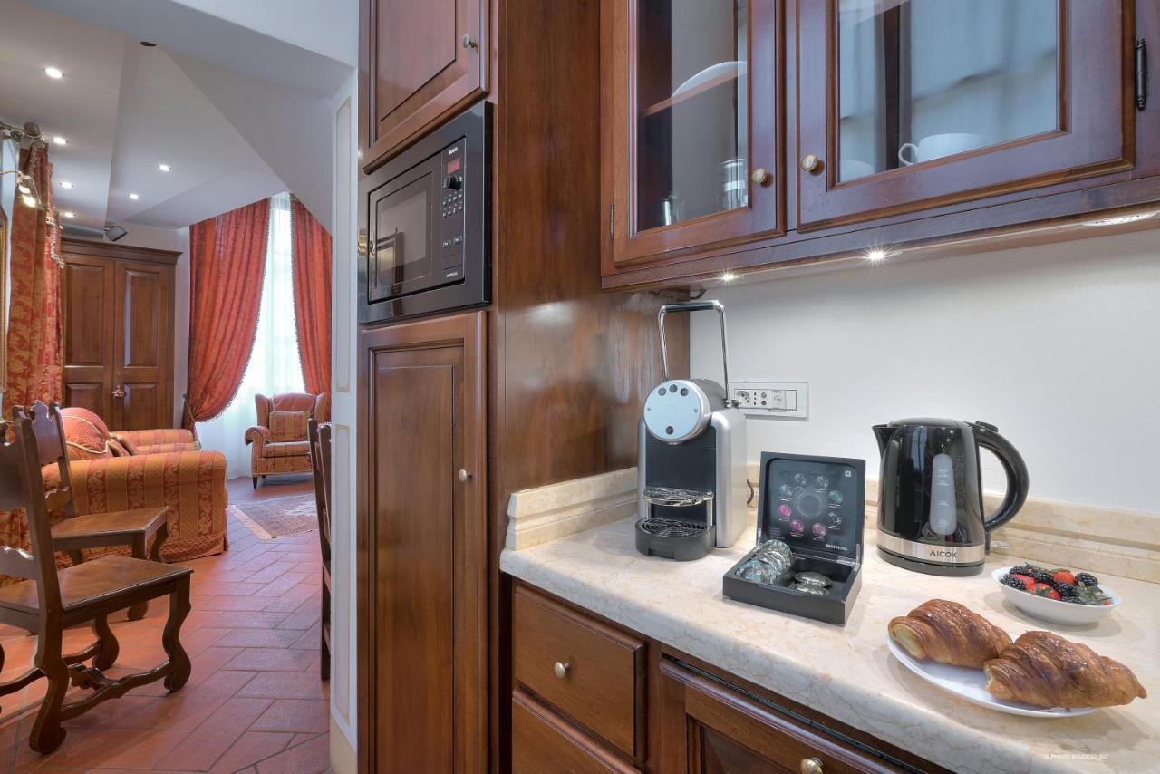 Aparthotel First Of 3*