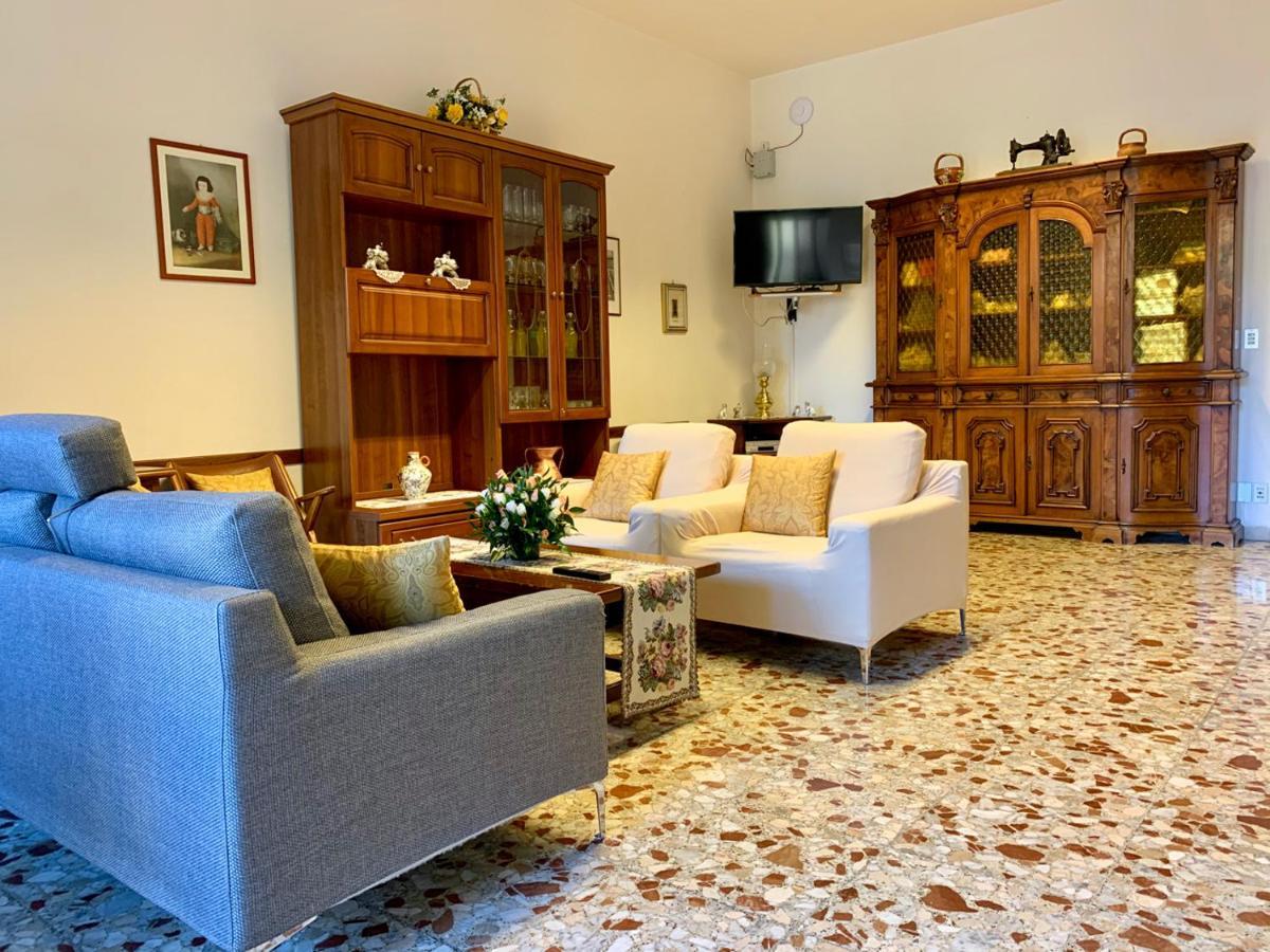 Couette-café Casa Per Ferie Regina Santo Rosario