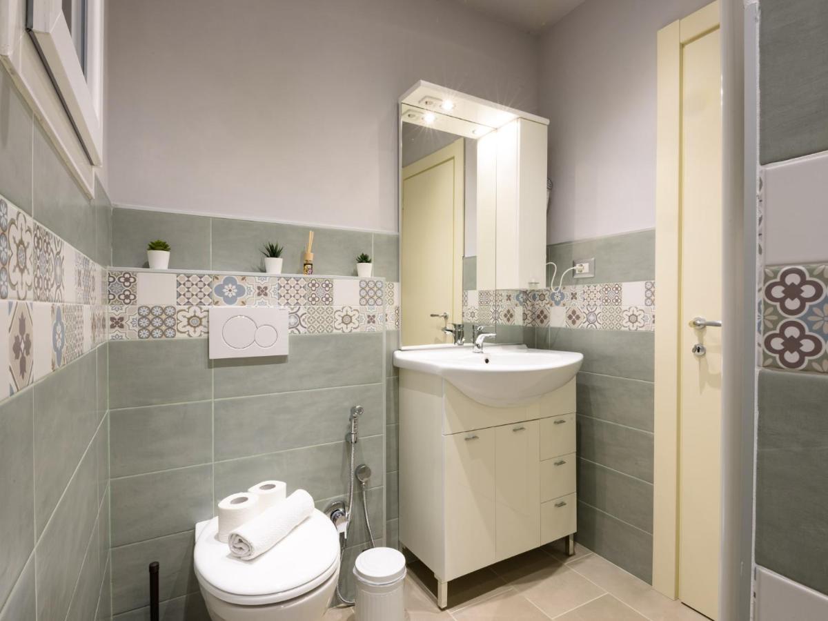 Pinzochere Artistic For Family Apartment