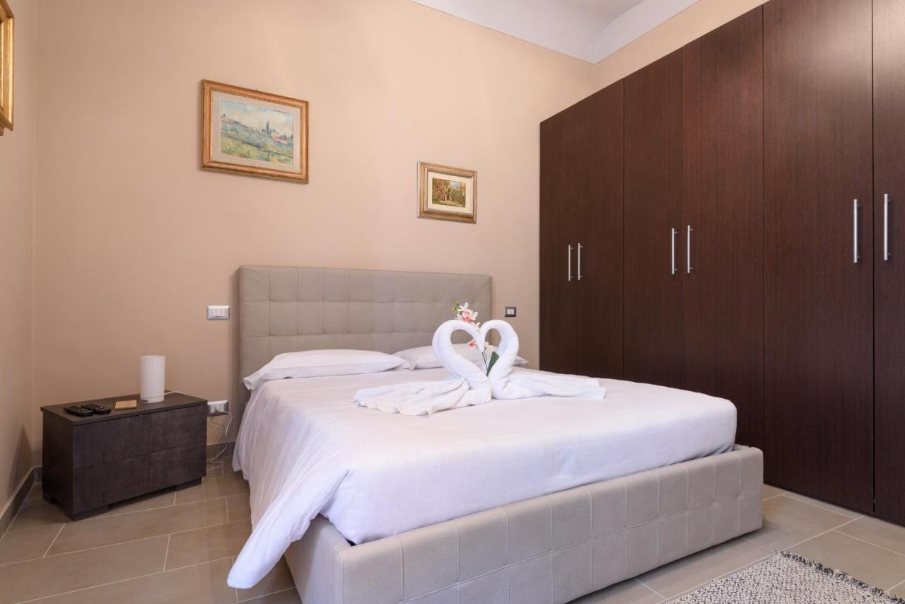 Pinzochere Artistic For Family Apartment