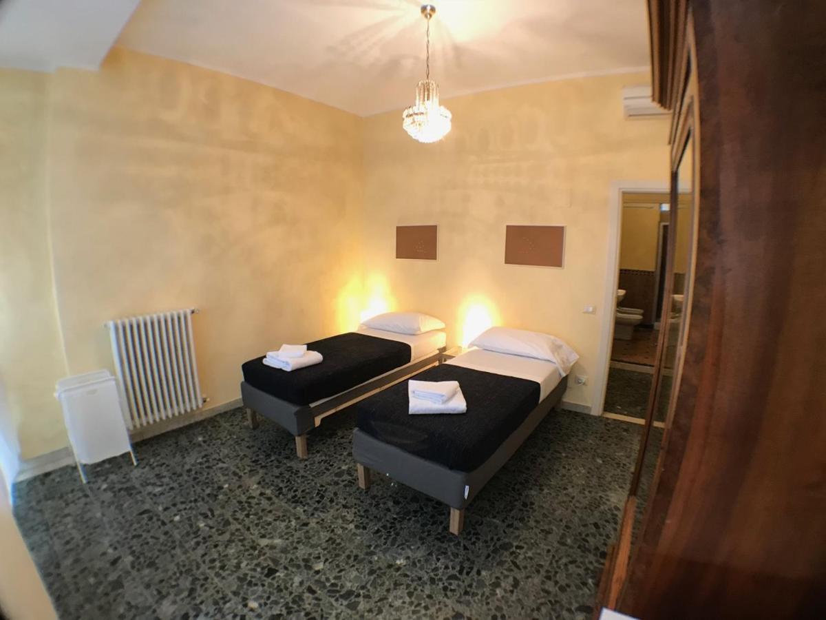 Ponte Vecchio 4 Bedrooms Apartment *