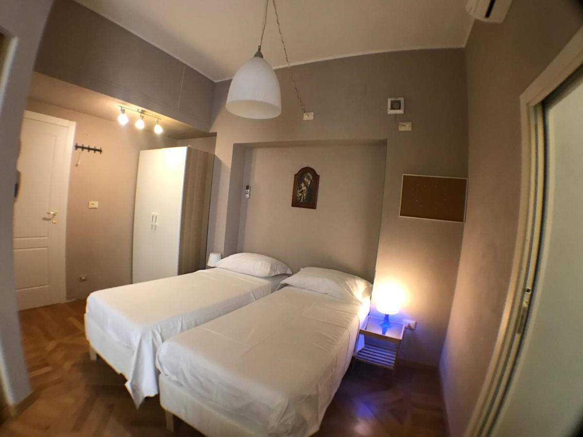 Ponte Vecchio 4 Bedrooms Apartment