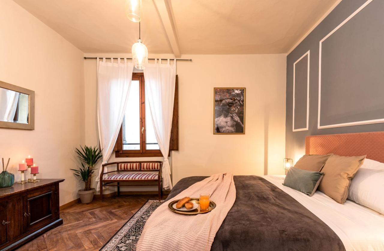 Florentine Palazzo,4 Bedrooms,historic Center Apartment