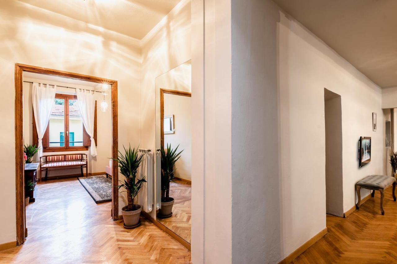Apartment Florentine Palazzo,4 Bedrooms,historic Center Florence