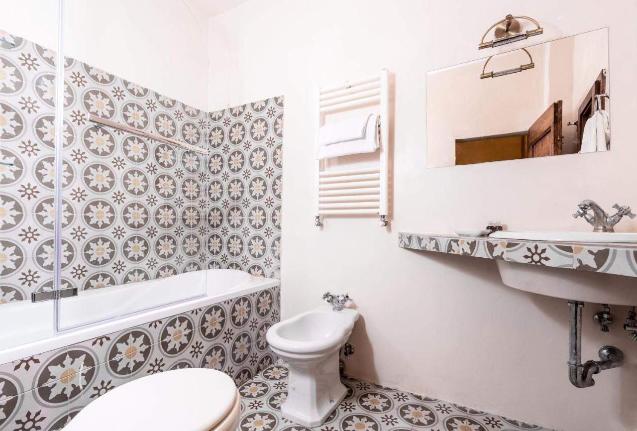 Apartment Florentine Palazzo,4 Bedrooms,historic Center *