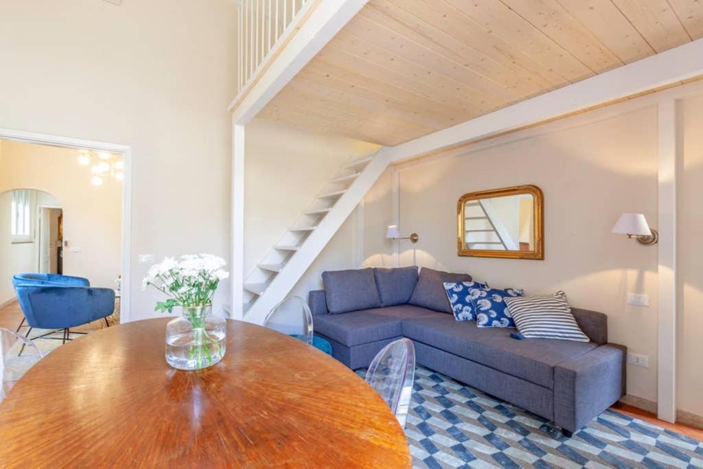 Santa Croce. Quiet, Large And Luminous Loft Apartment *