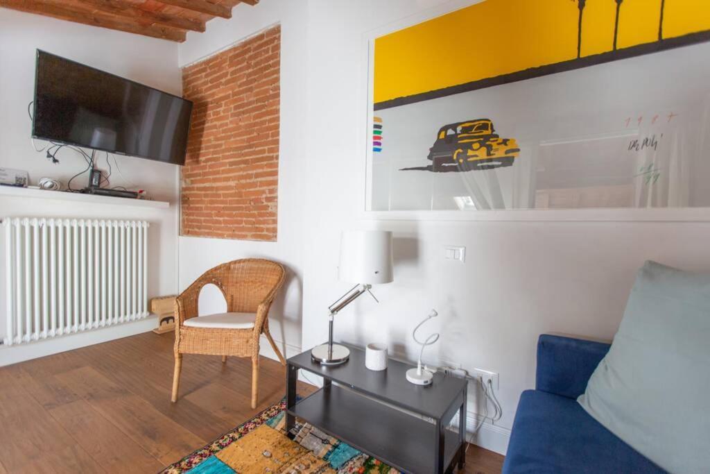 Cozy In San Frediano Florence
