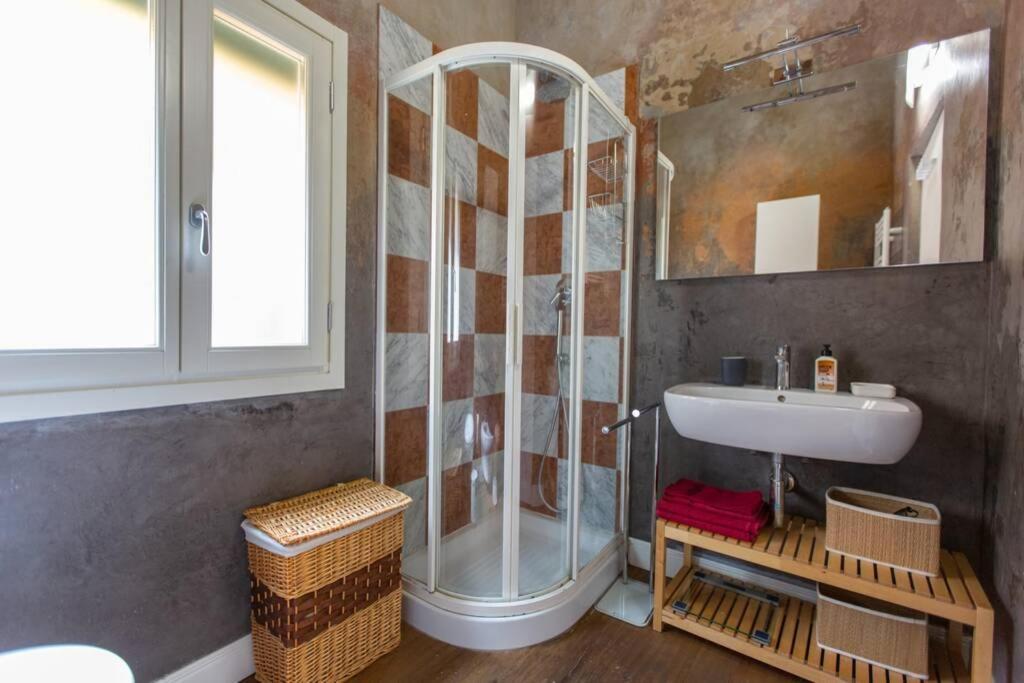 Cozy In San Frediano Apartment