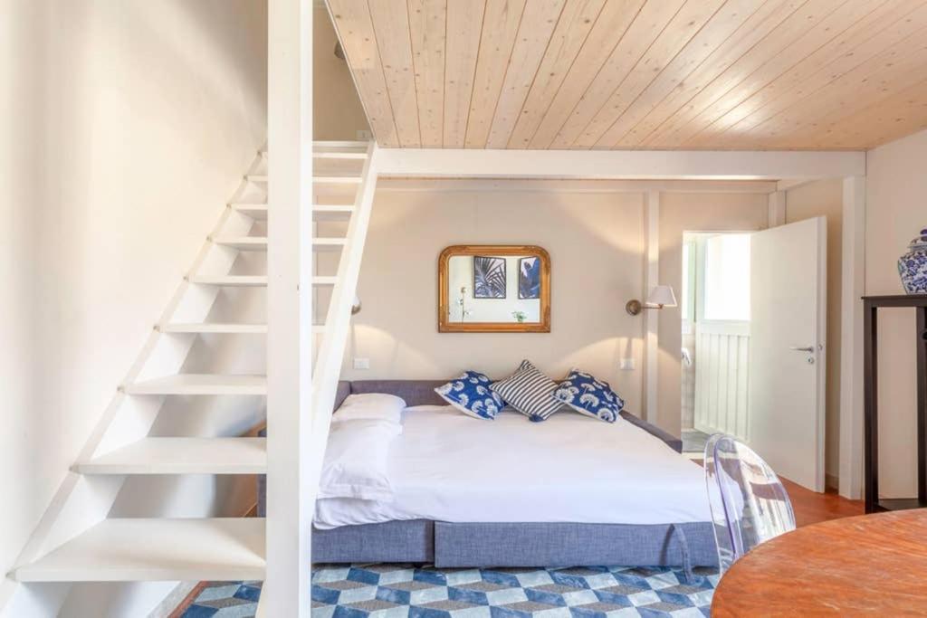 Apartment Santa Croce. Quiet, Large And Luminous Loft *