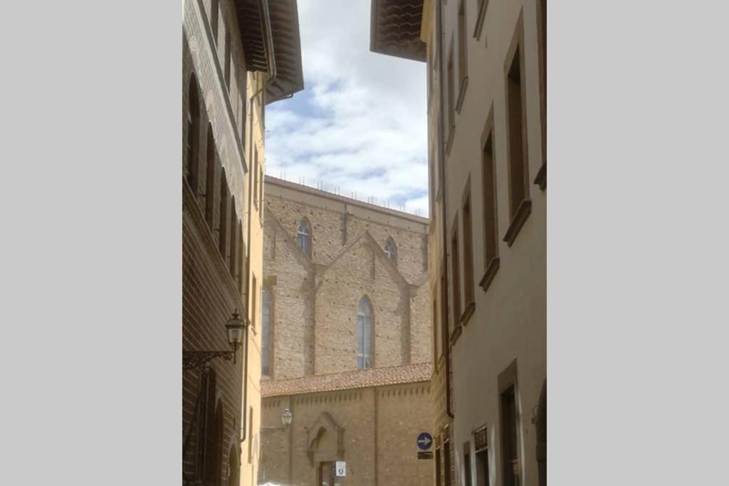 Santa Croce. Quiet, Large And Luminous Loft Florence