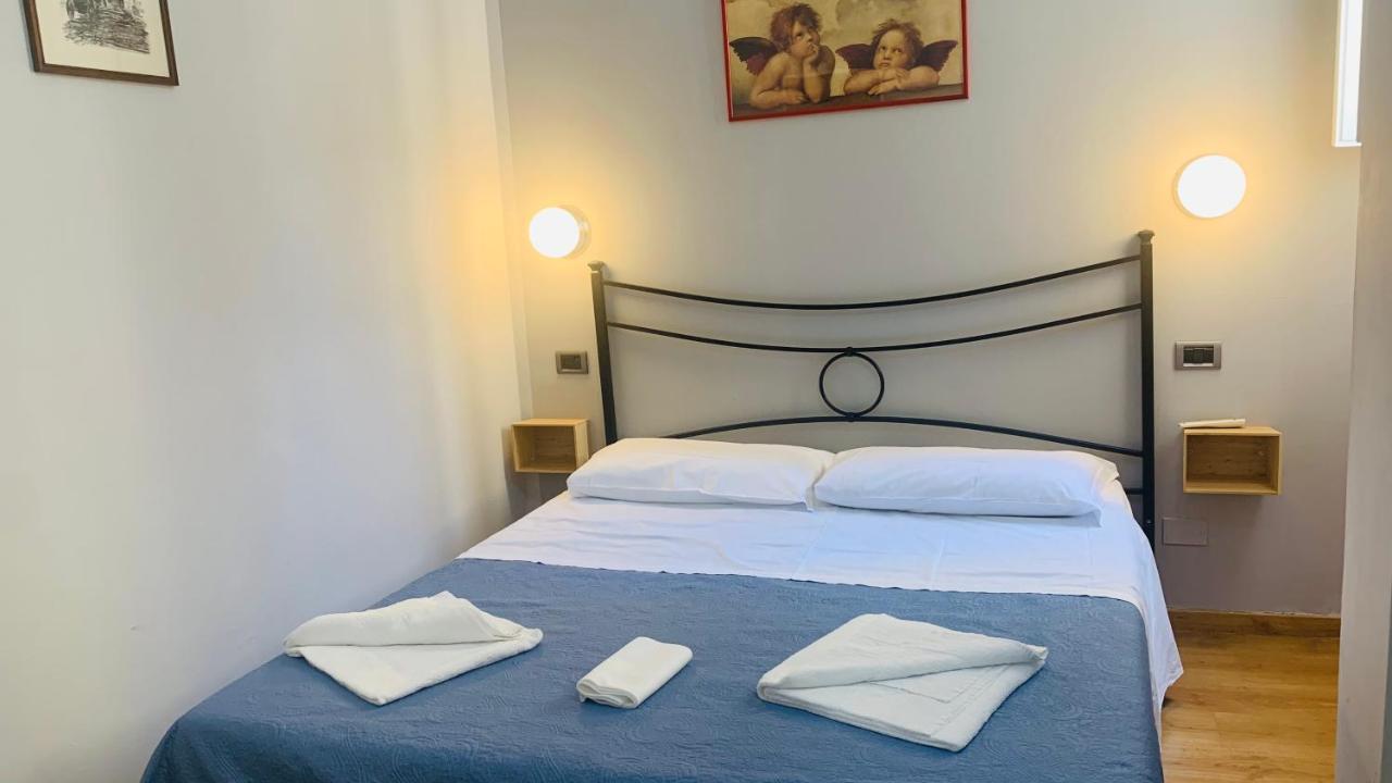 Hotel Piccolo Con Access Ztl !!! Nel Centro Storico Di !!! 2*