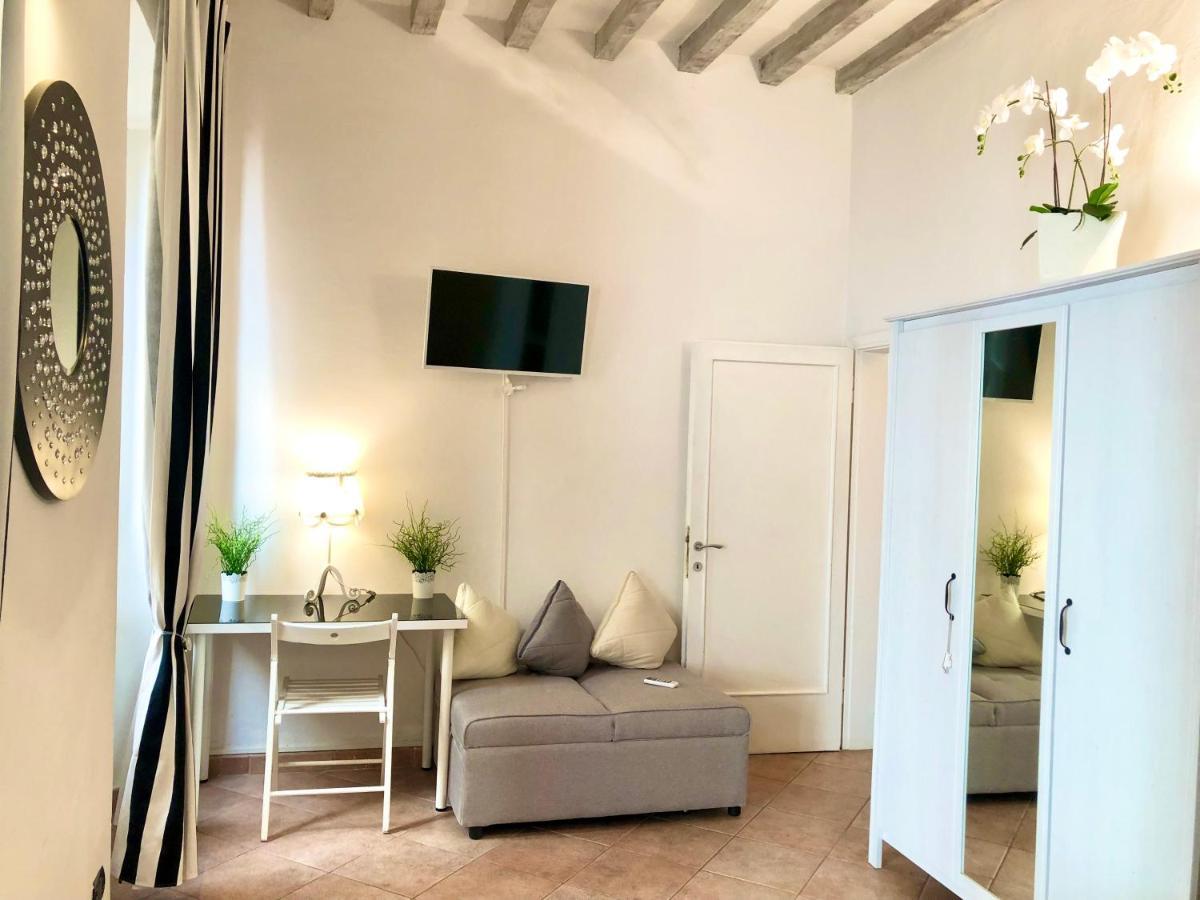 Santa Croce Garden Apartment