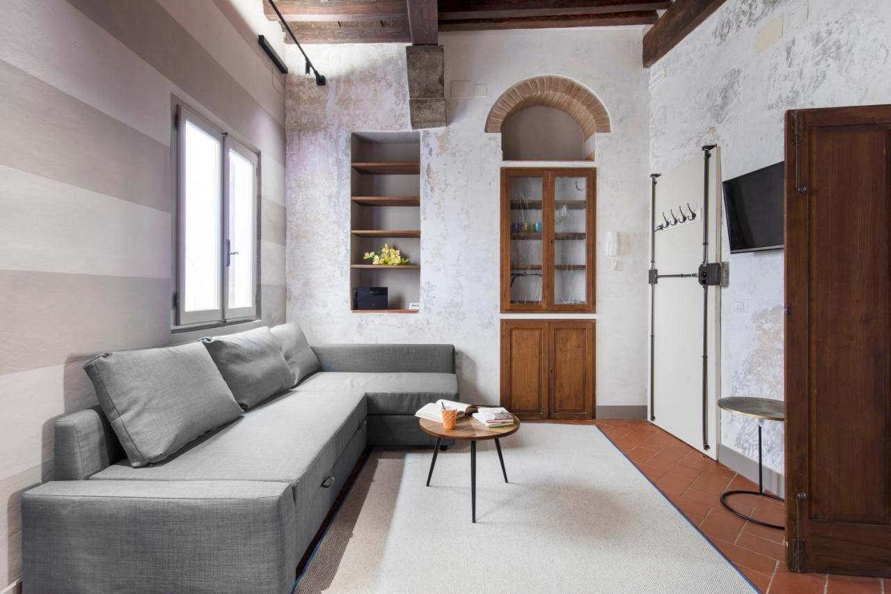 Santa Trinita Industrial Flat Apartment Florence