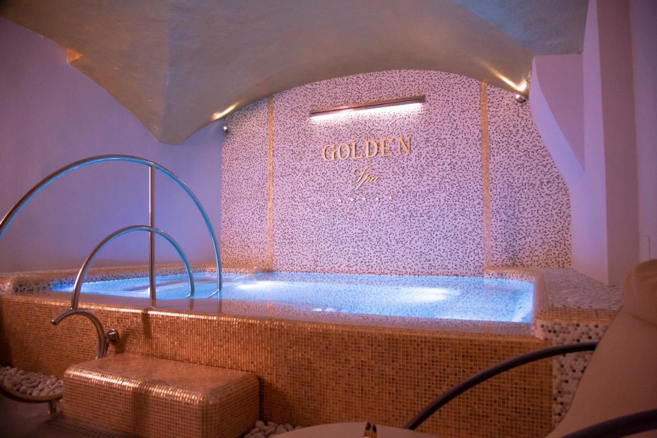Hotel Golden Tower & 5*