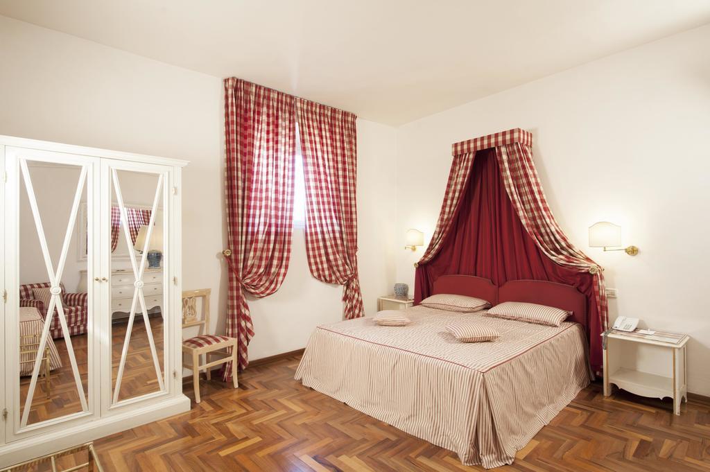 Palazzo Ruspoli Apartment *