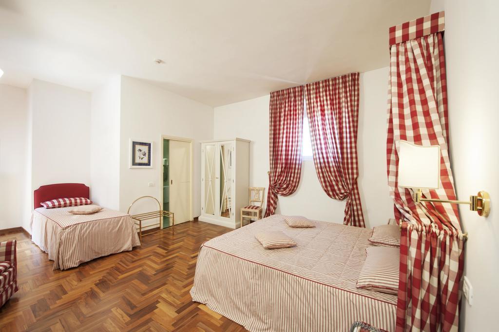 Apartment Palazzo Ruspoli Florence