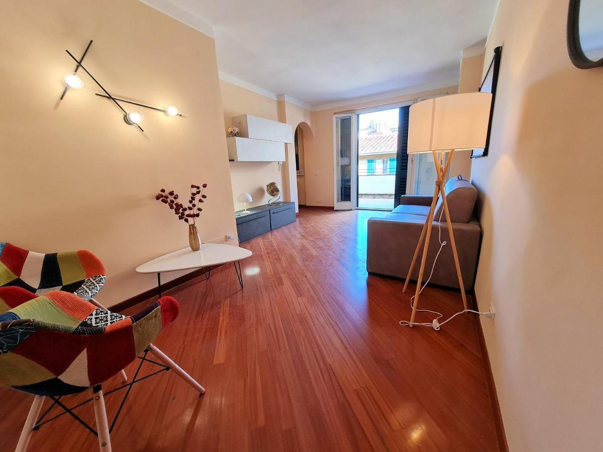Apartment Jessy With Terrace At Ponte Vecchio *