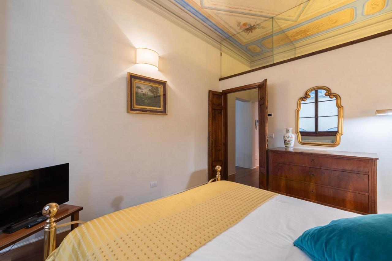 - Piazza Signoria Apartment