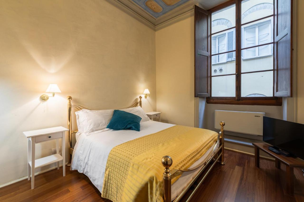 - Piazza Signoria Apartment