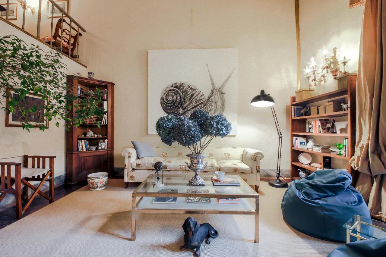 - The Slowcoach House * Florence
