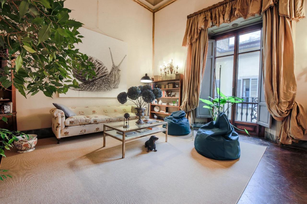 - The Slowcoach House * Florence