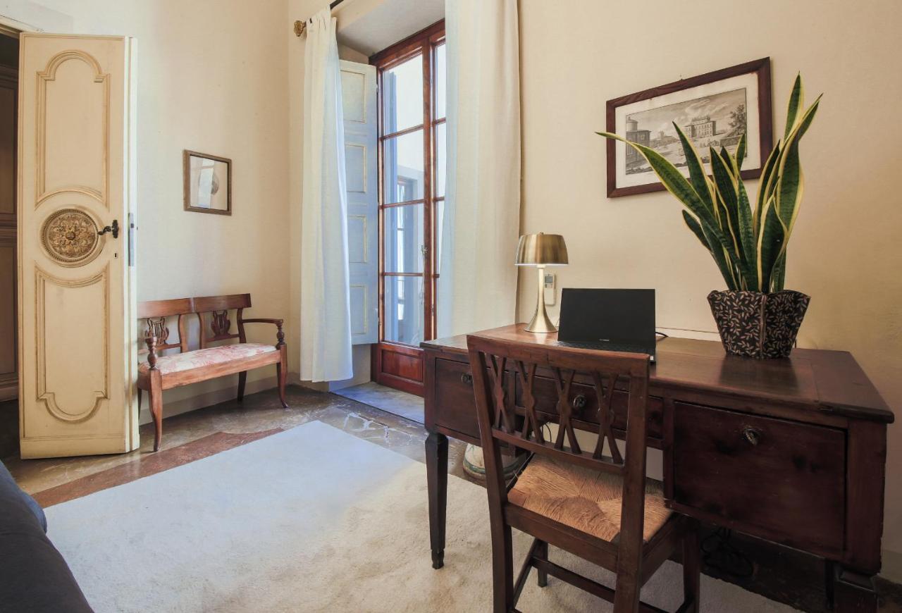 - The Slowcoach House Florence