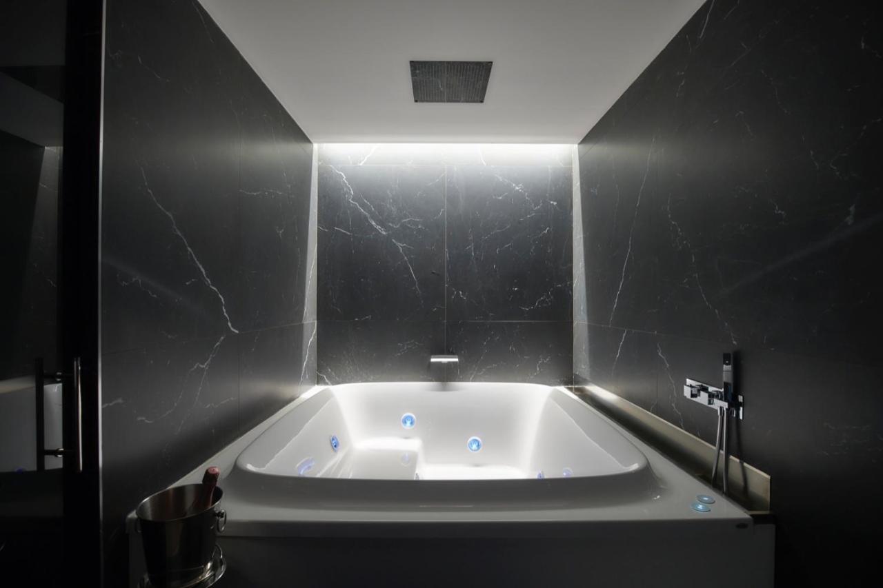 Five Stars Luxury With Jacuzzi Appartement *
