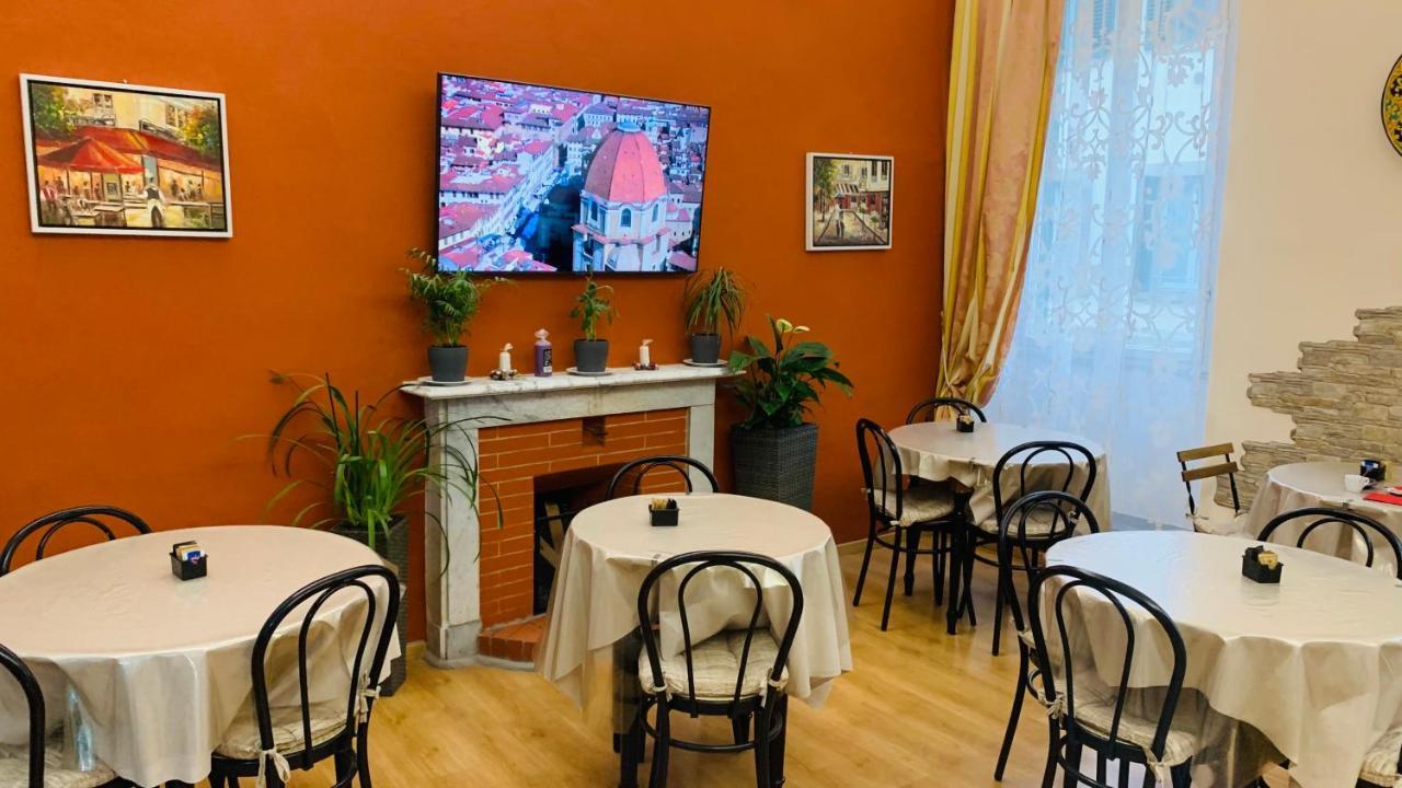 Piccolo Con Access Ztl !!! Nel Centro Storico Di !!! Hotel 2*