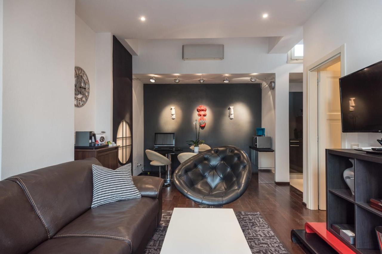 Apartment Art Gallery In - Hosted By Sweetstay