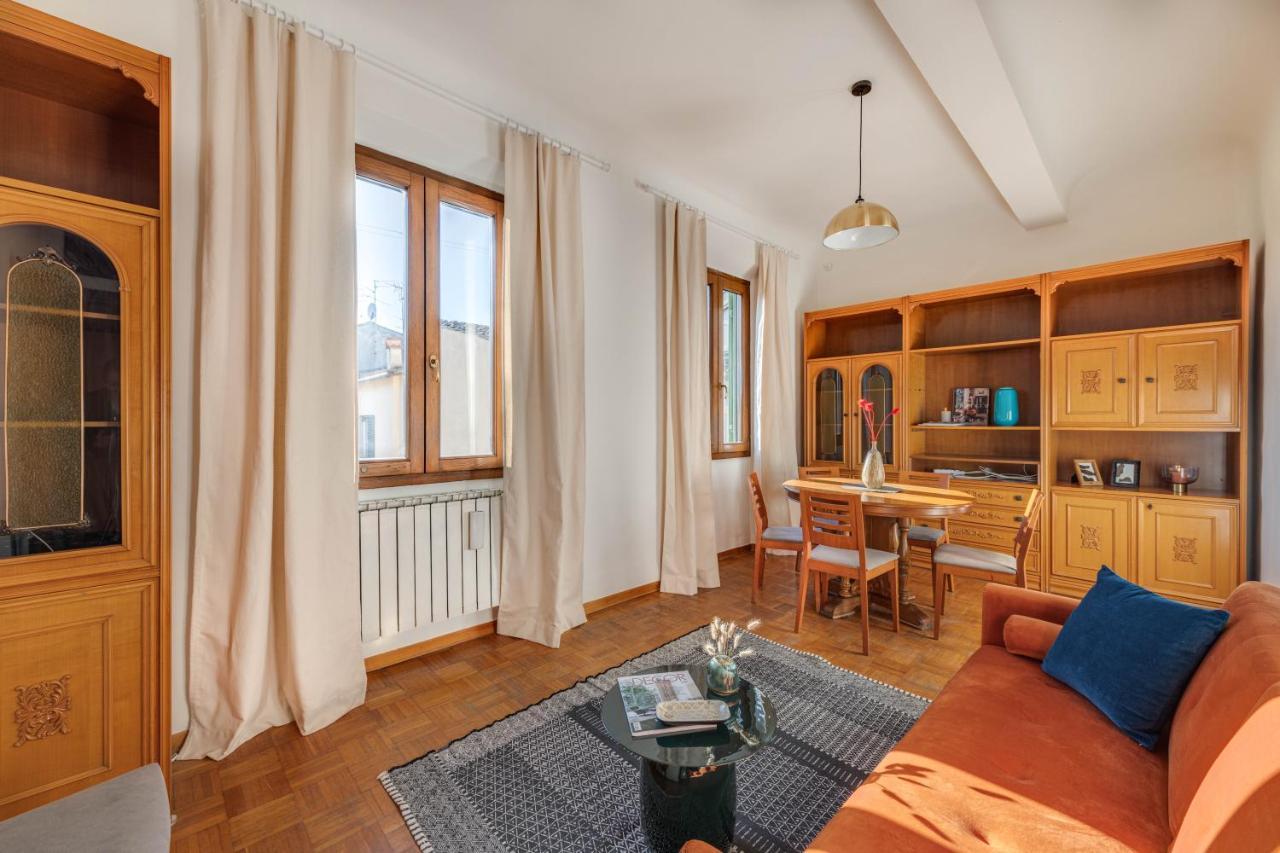 - Honey Apartment