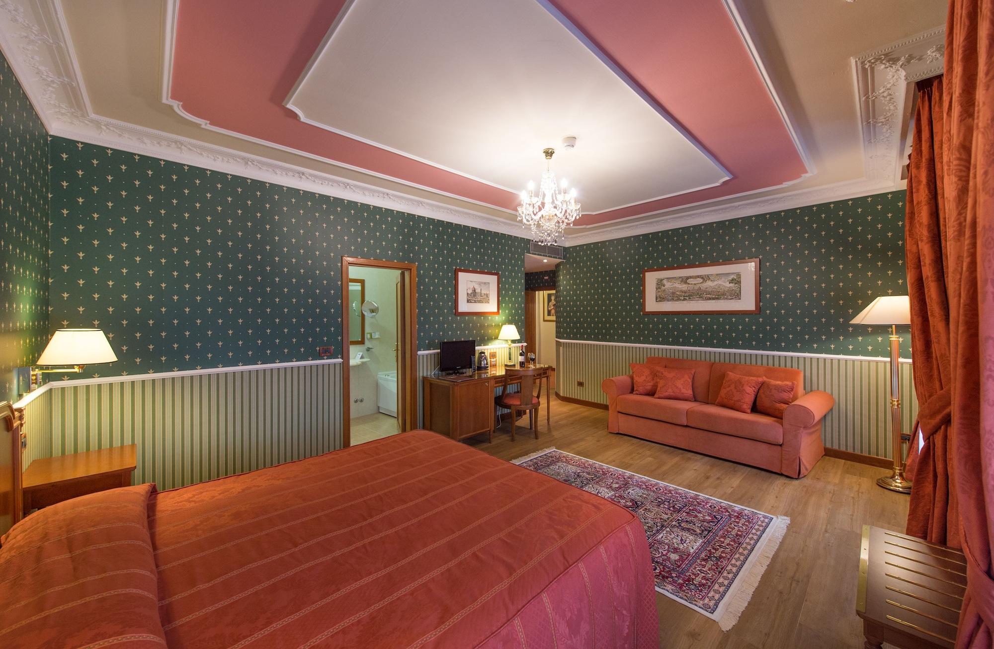 Strozzi Palace 4* Florence