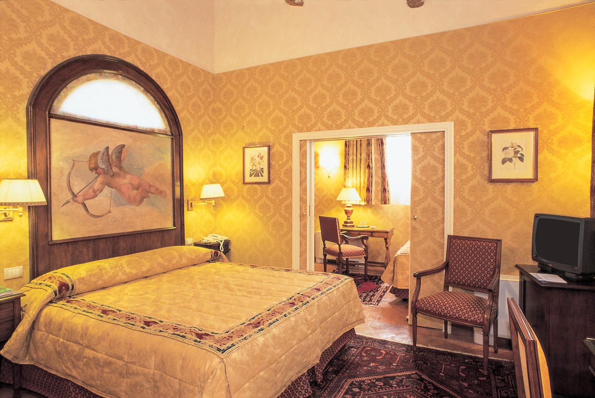 Monna Lisa Hotel