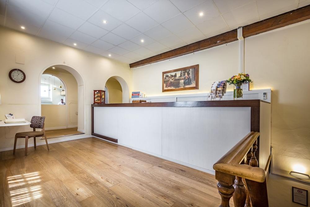 Bed & Breakfast Old Bridge 3*
