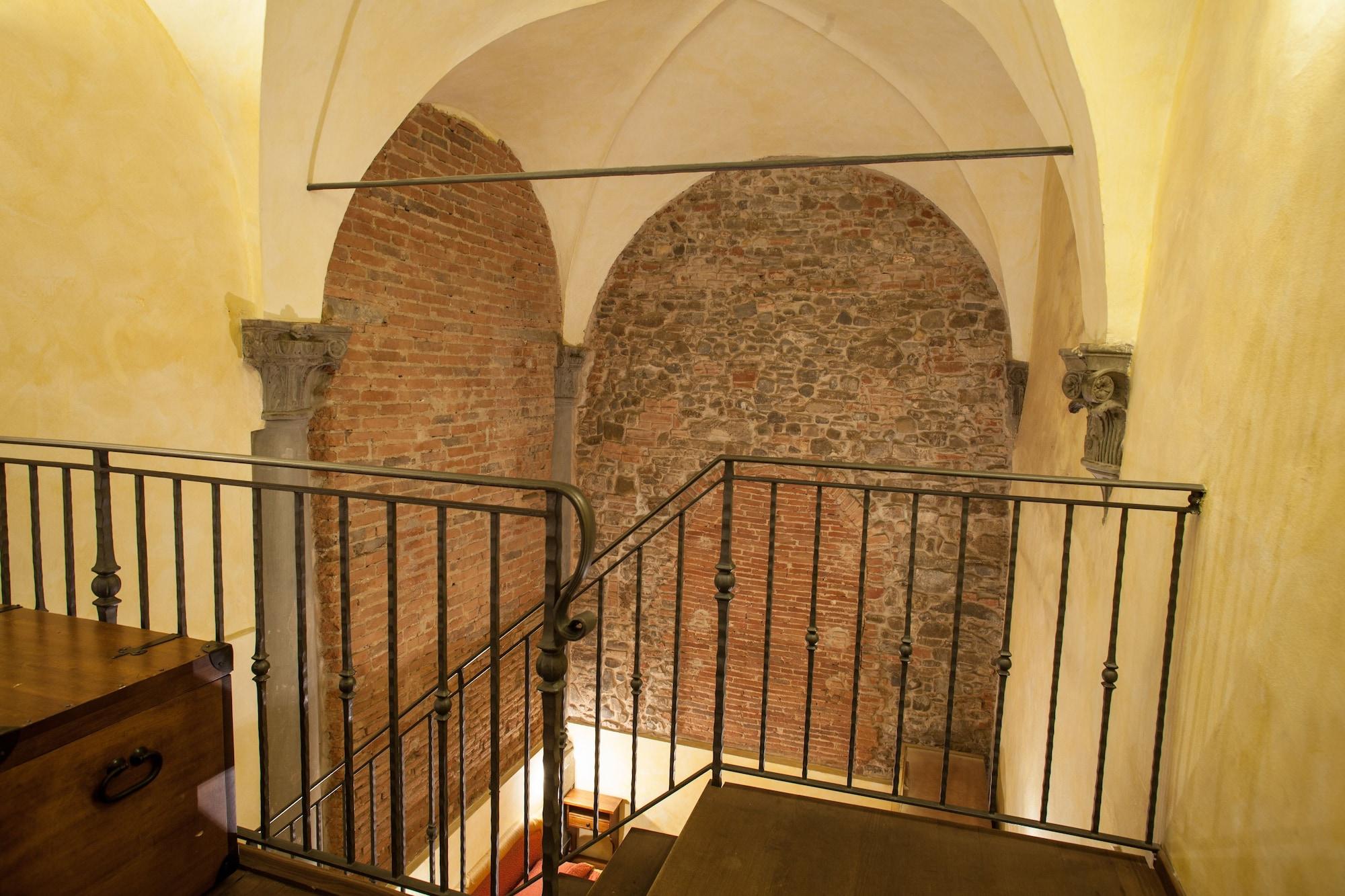 Alba Palace